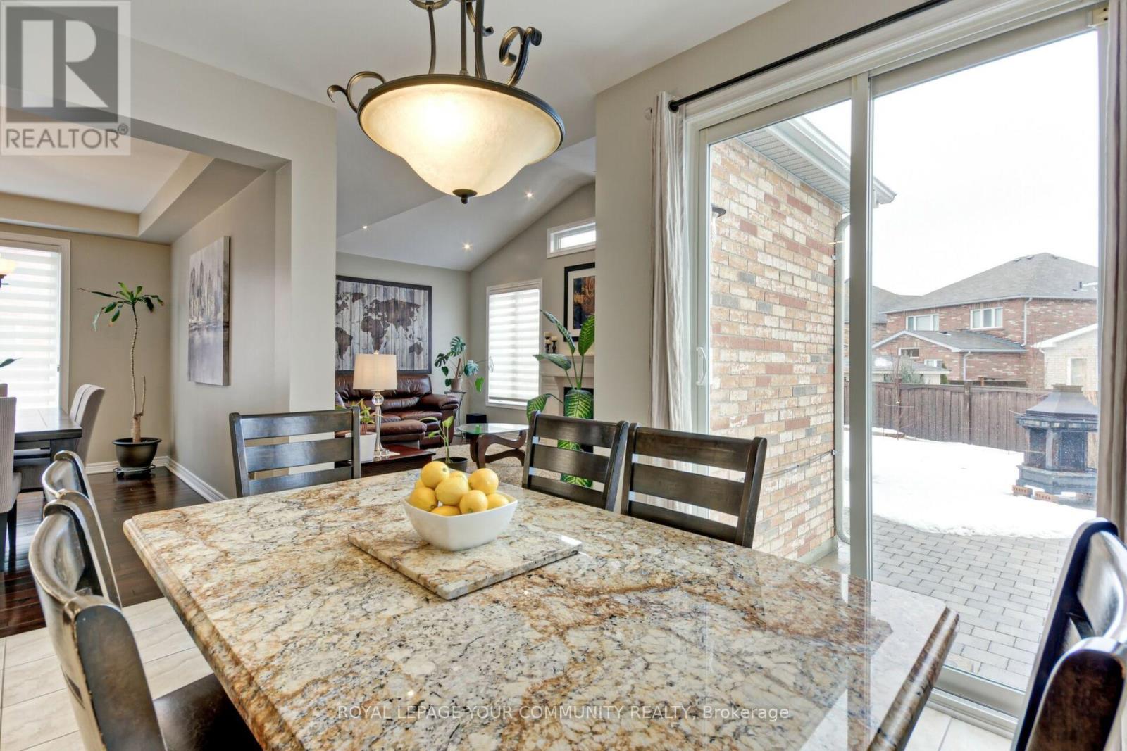 63 Cousteau Drive, Bradford West Gwillimbury, Ontario  L3Z 0H8 - Photo 15 - N12145909
