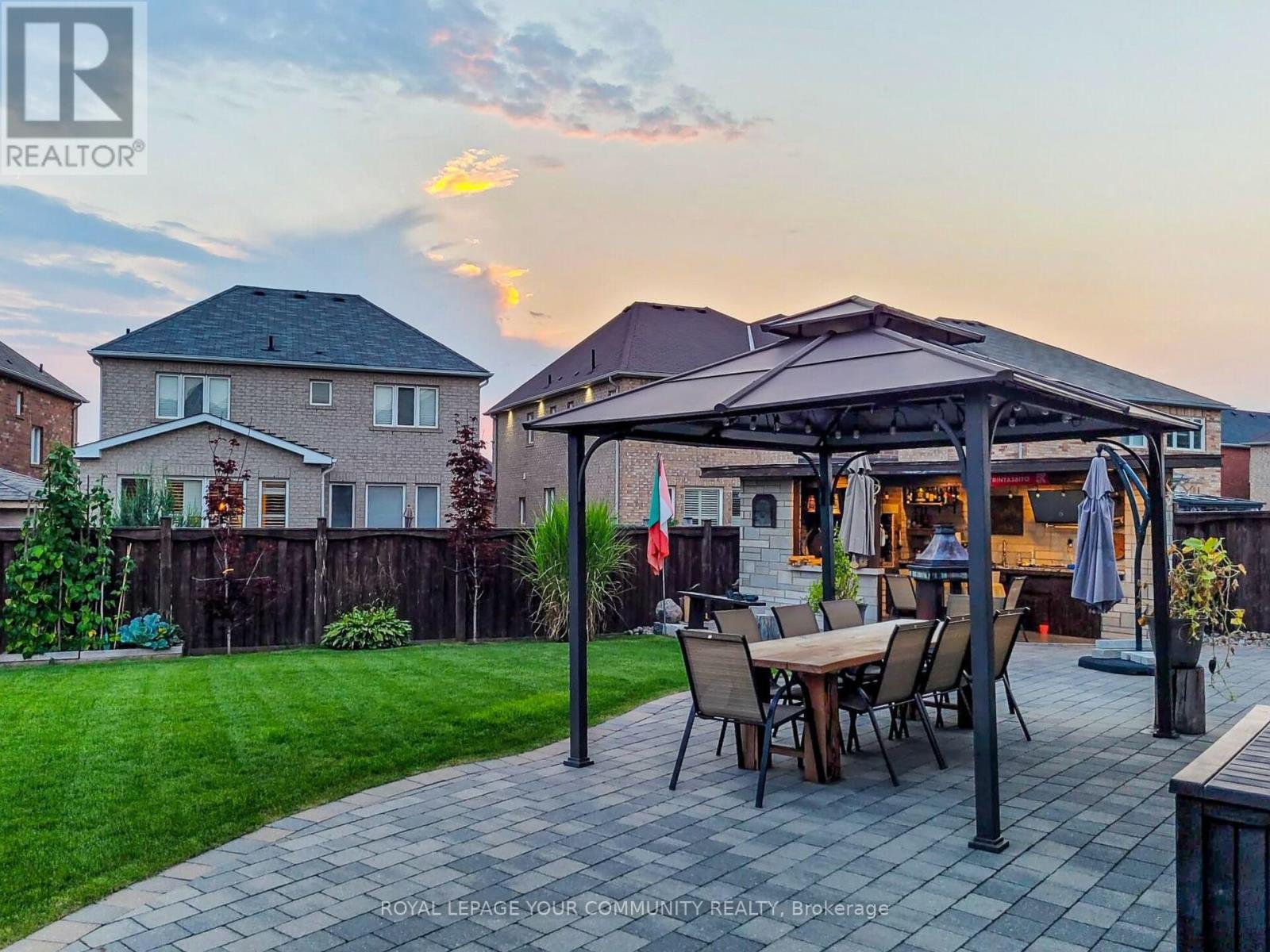 63 Cousteau Drive, Bradford West Gwillimbury, Ontario  L3Z 0H8 - Photo 48 - N12145909