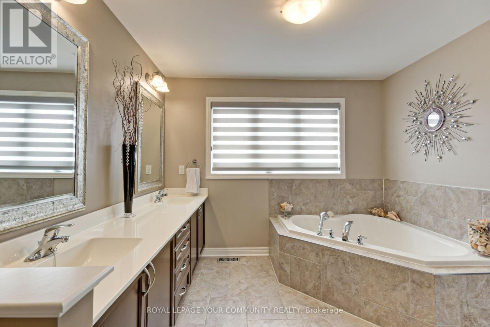 63 Cousteau Drive, Bradford West Gwillimbury (Bradford), Ontario  L3Z 0H8 - Photo 33 - N12145909