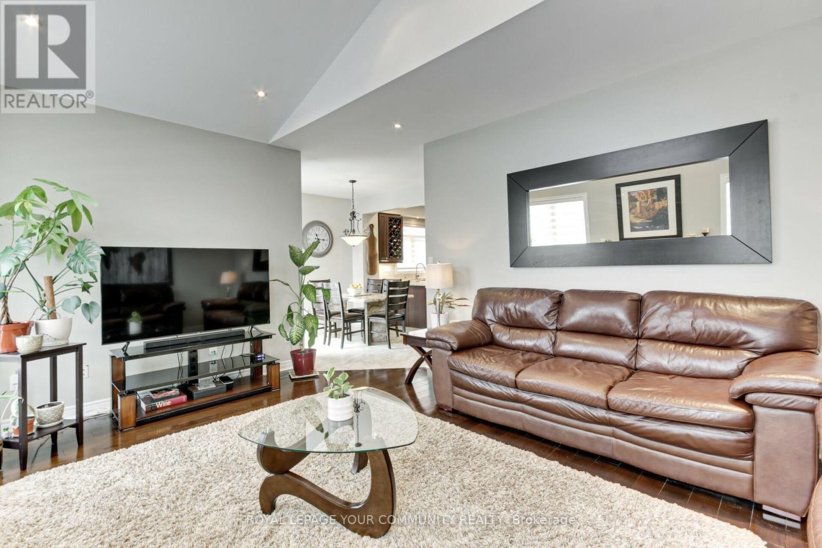 63 Cousteau Drive, Bradford West Gwillimbury, Ontario  L3Z 0H8 - Photo 17 - N12145909