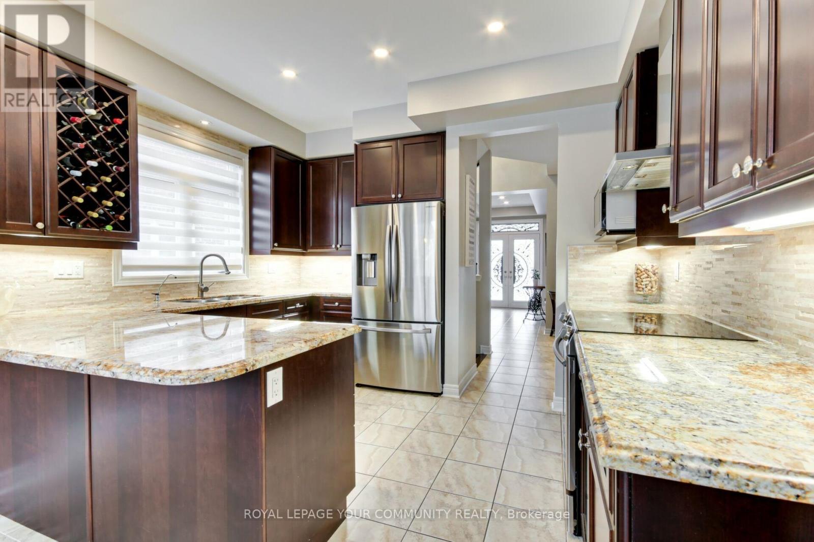 63 Cousteau Drive, Bradford West Gwillimbury, Ontario  L3Z 0H8 - Photo 7 - N12145909