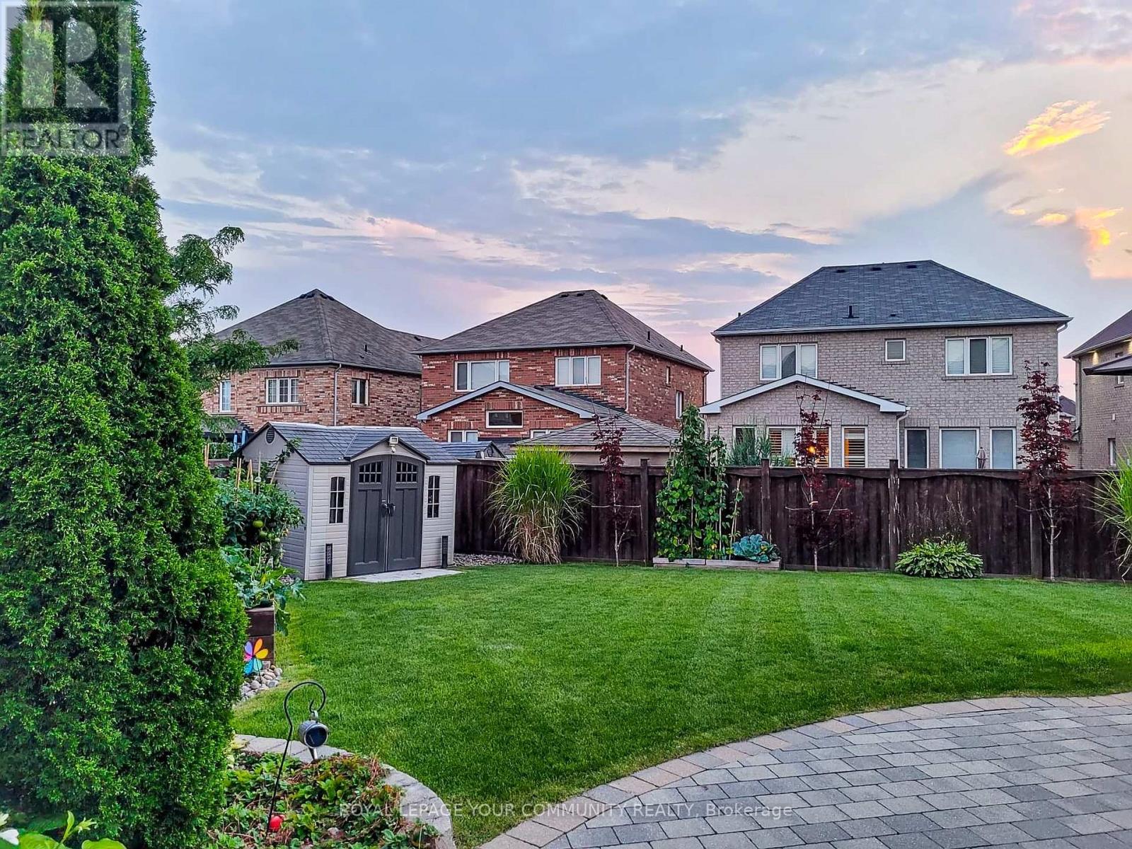 63 Cousteau Drive, Bradford West Gwillimbury, Ontario  L3Z 0H8 - Photo 49 - N12145909