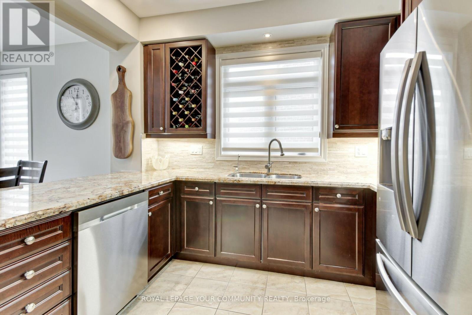 63 Cousteau Drive, Bradford West Gwillimbury, Ontario  L3Z 0H8 - Photo 9 - N12145909