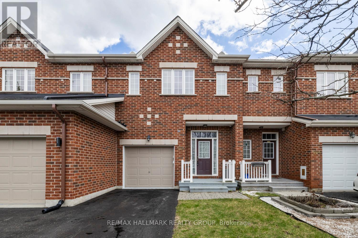202 Waymark Crescent, Ottawa, Ontario  K2M 0A6 - Photo 1 - X12208470
