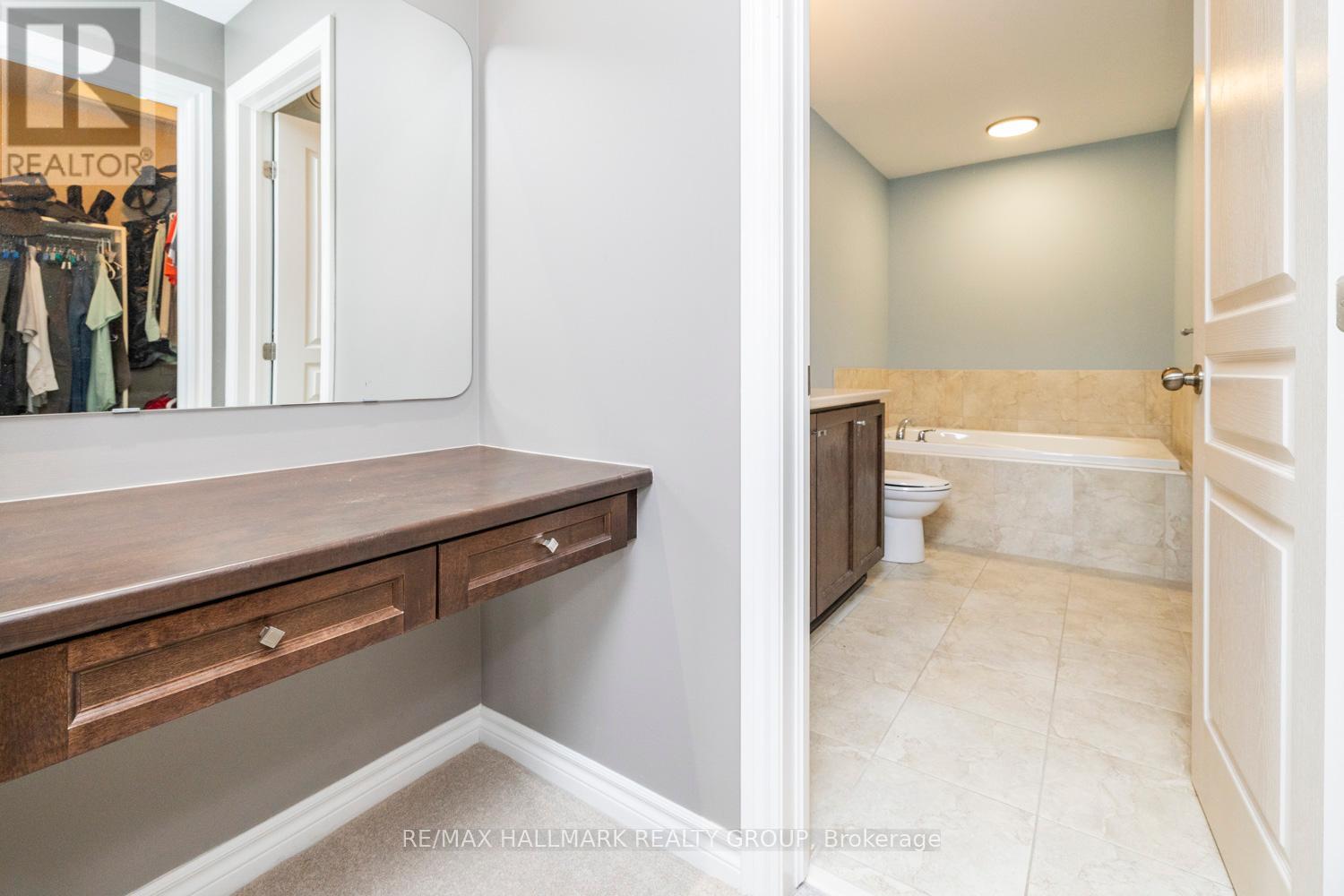 202 Waymark Crescent, Ottawa, Ontario  K2M 0A6 - Photo 19 - X12208470