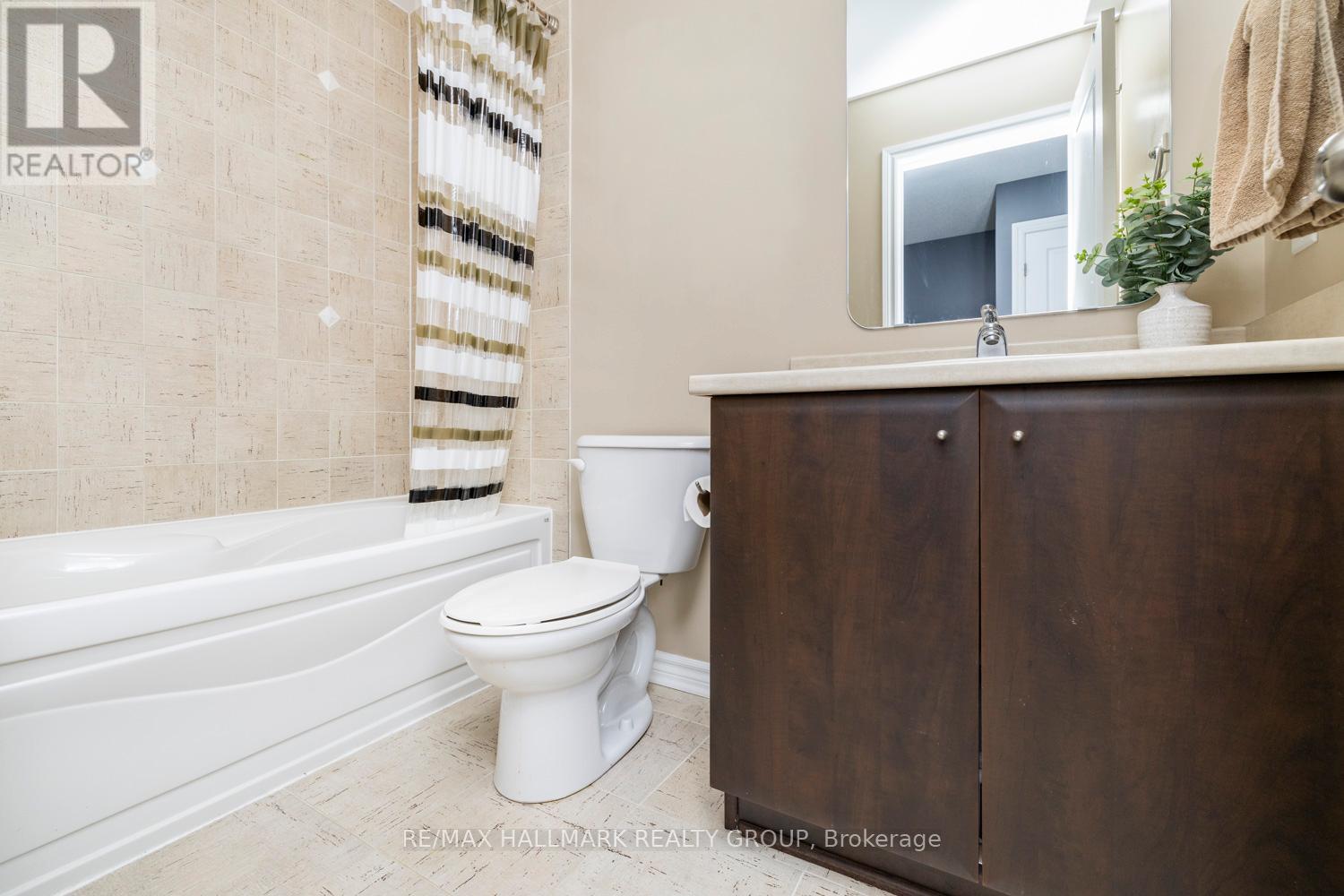 202 Waymark Crescent, Ottawa, Ontario  K2M 0A6 - Photo 25 - X12208470