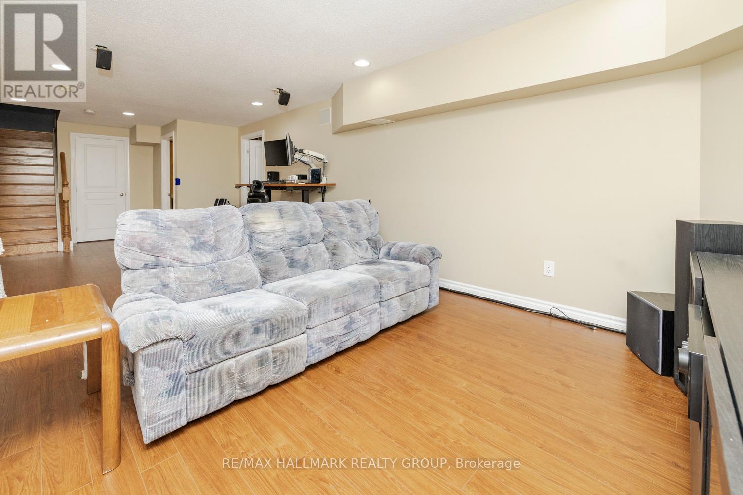 202 Waymark Crescent, Ottawa, Ontario  K2M 0A6 - Photo 28 - X12208470