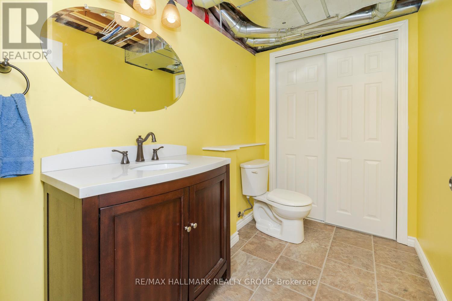 202 Waymark Crescent, Ottawa, Ontario  K2M 0A6 - Photo 29 - X12208470
