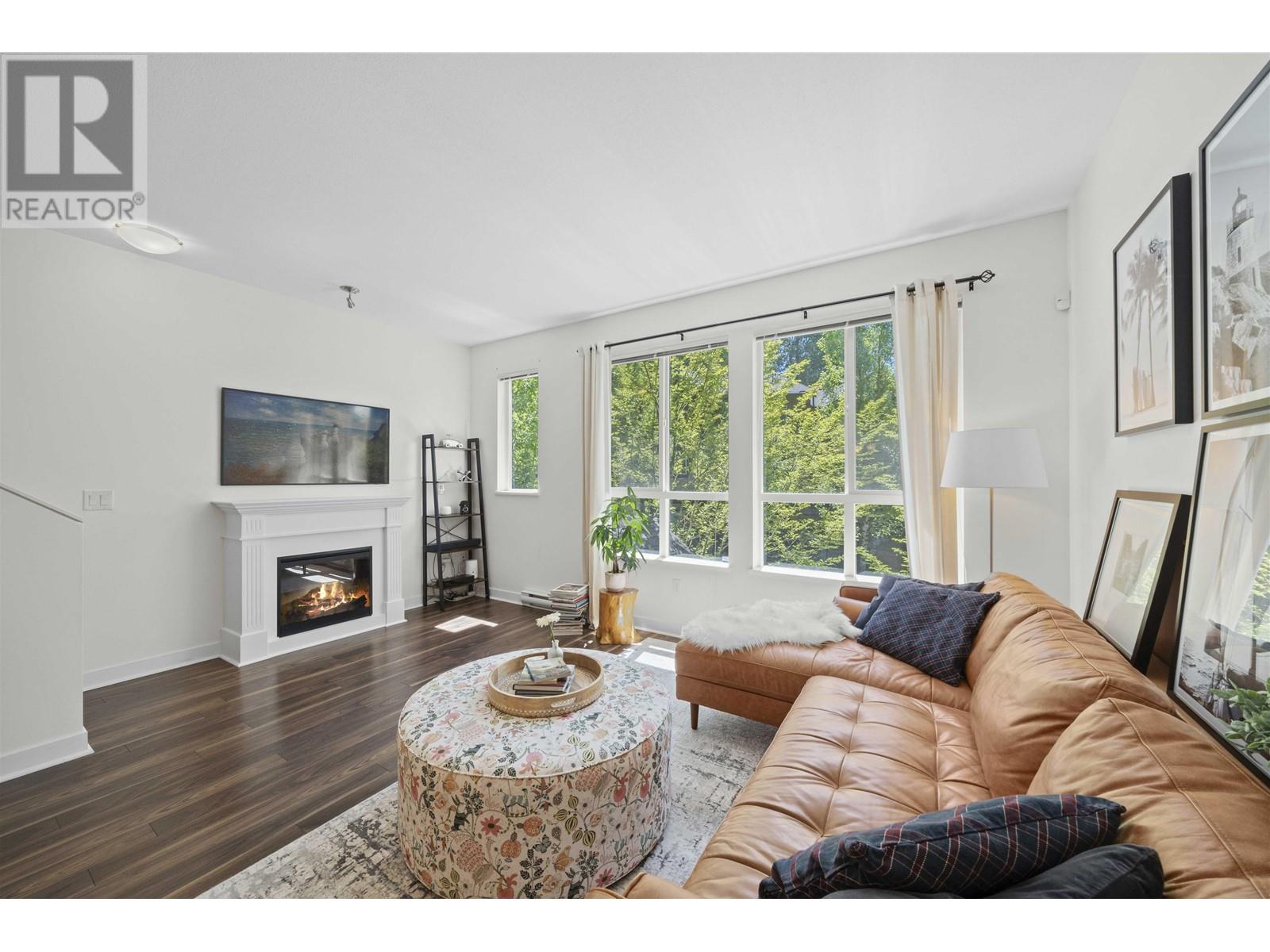 108 1480 Southview Street, Coquitlam, British Columbia  V3E 0G5 - Photo 2 - R3013348
