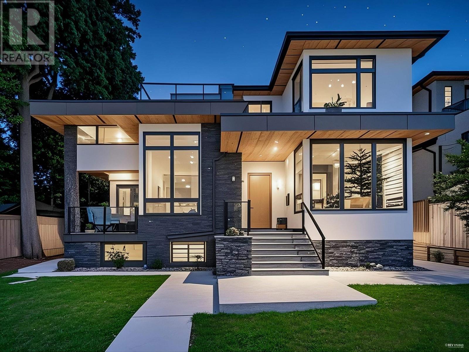 5243 Carson Street, Burnaby, British Columbia  V5J 2Z3 - Photo 1 - R3013268