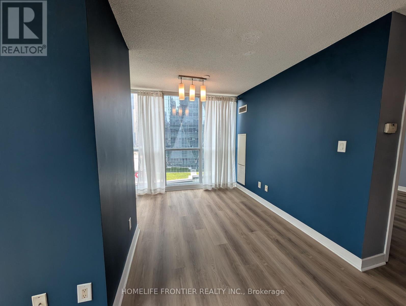 1502 - 18 Harbour Street, Toronto, Ontario  M5J 2Z6 - Photo 10 - C12201511