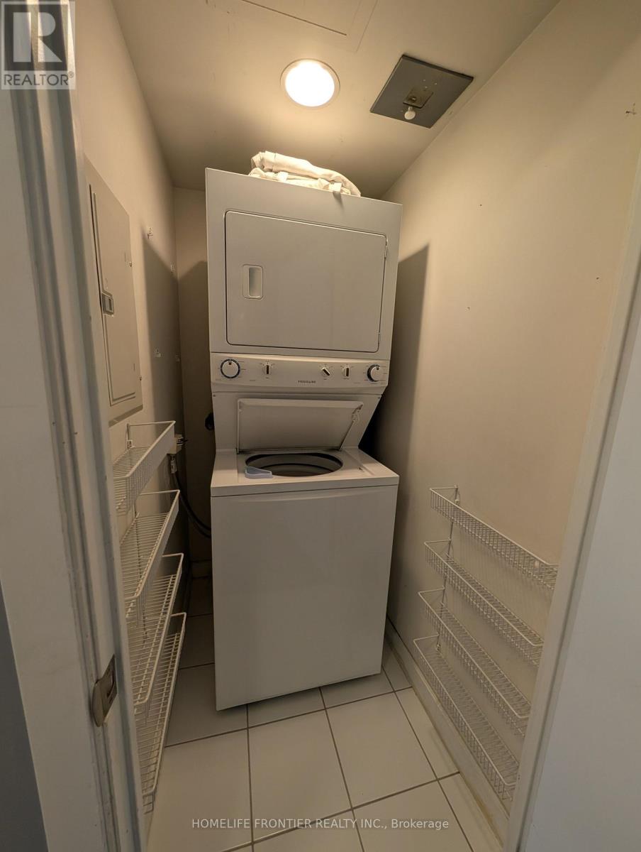 1502 - 18 Harbour Street, Toronto, Ontario  M5J 2Z6 - Photo 15 - C12201511