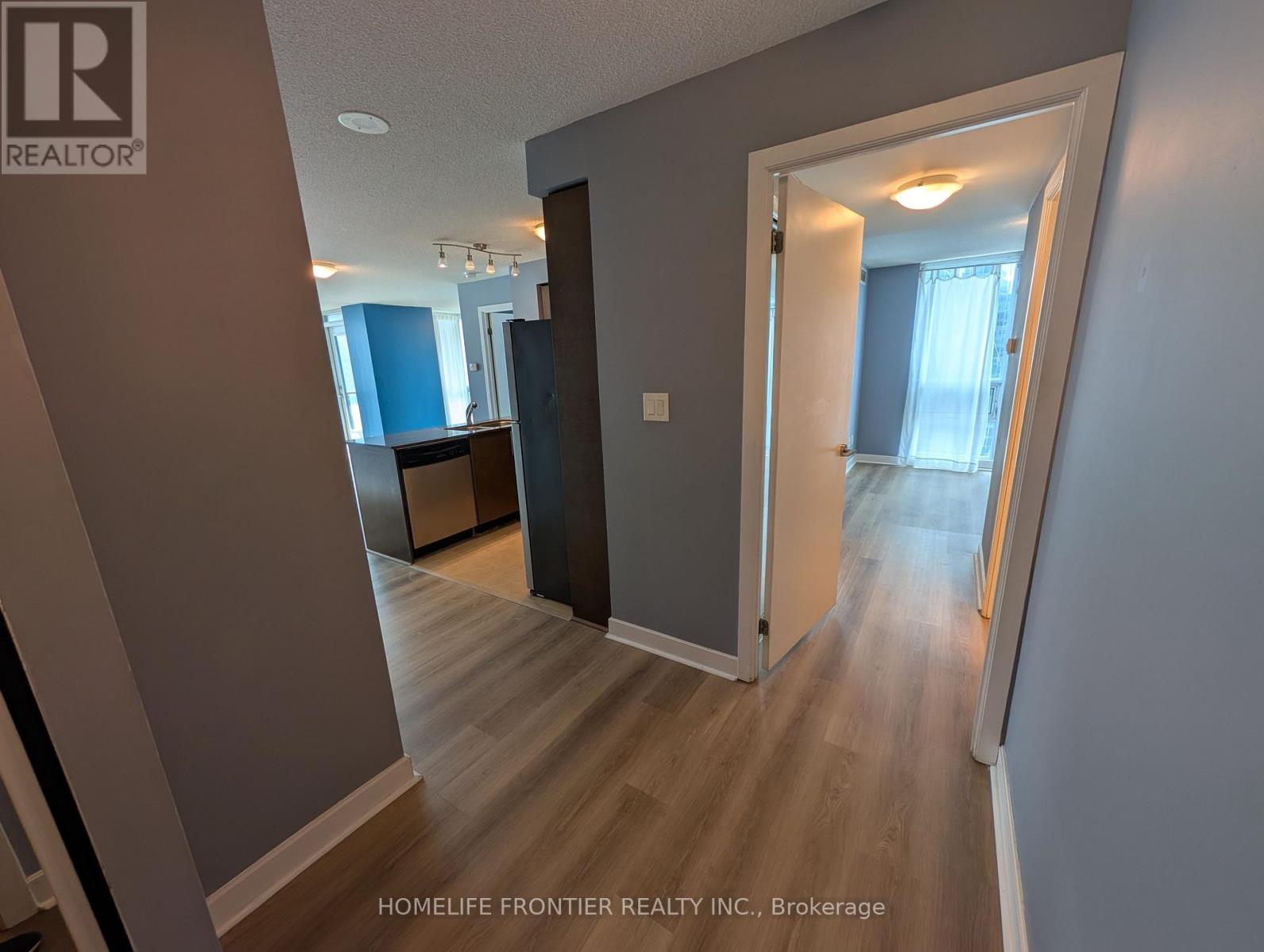 1502 - 18 Harbour Street, Toronto, Ontario  M5J 2Z6 - Photo 2 - C12201511