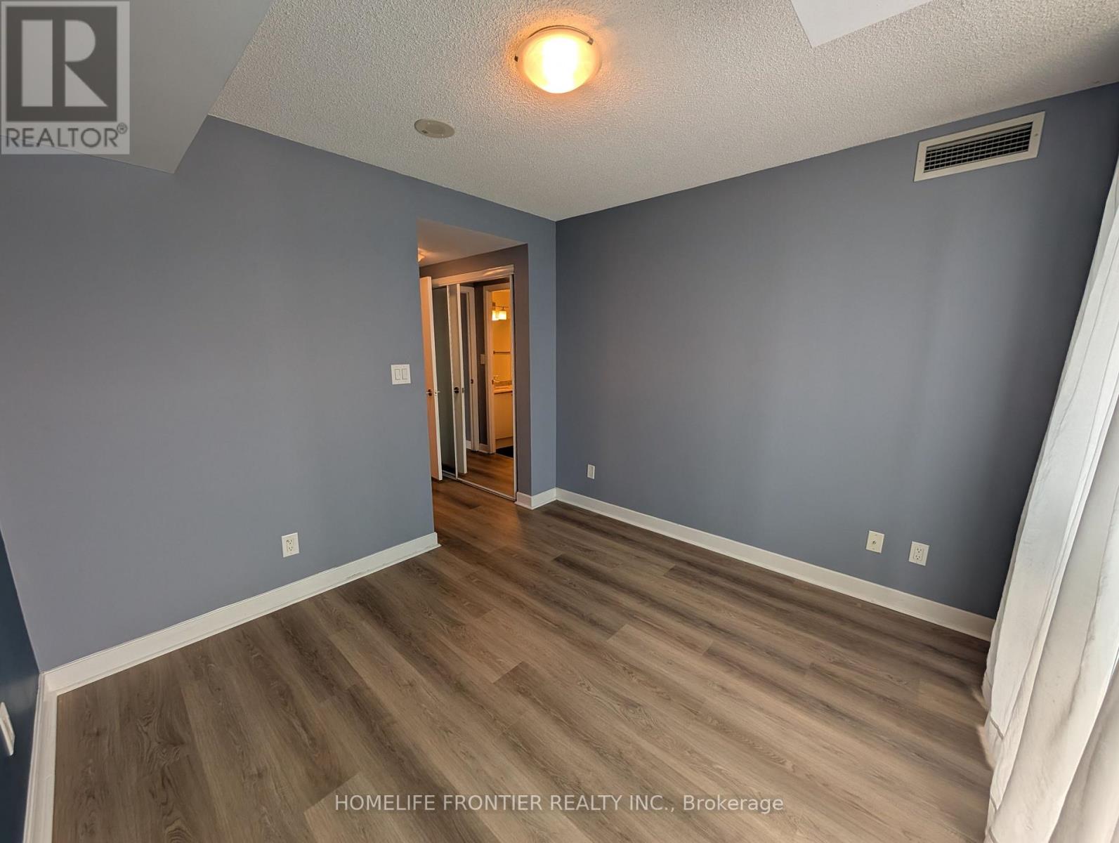 1502 - 18 Harbour Street, Toronto, Ontario  M5J 2Z6 - Photo 4 - C12201511
