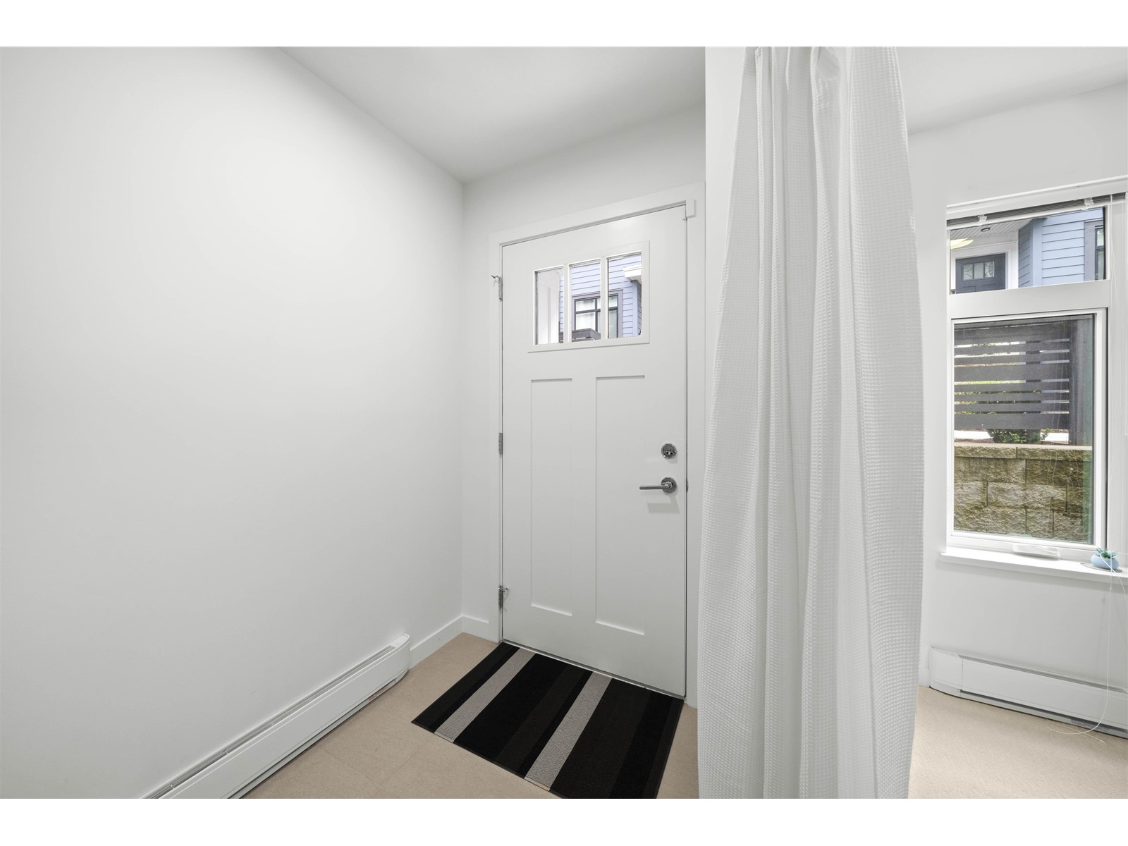 150 15235 Sitka Drive, Surrey, British Columbia  V3S 0A9 - Photo 2 - R3001264