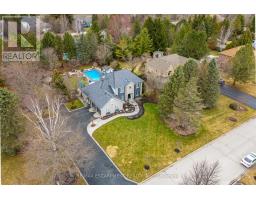 27 GLADIOLA DRIVE, Hamilton, Ontario
