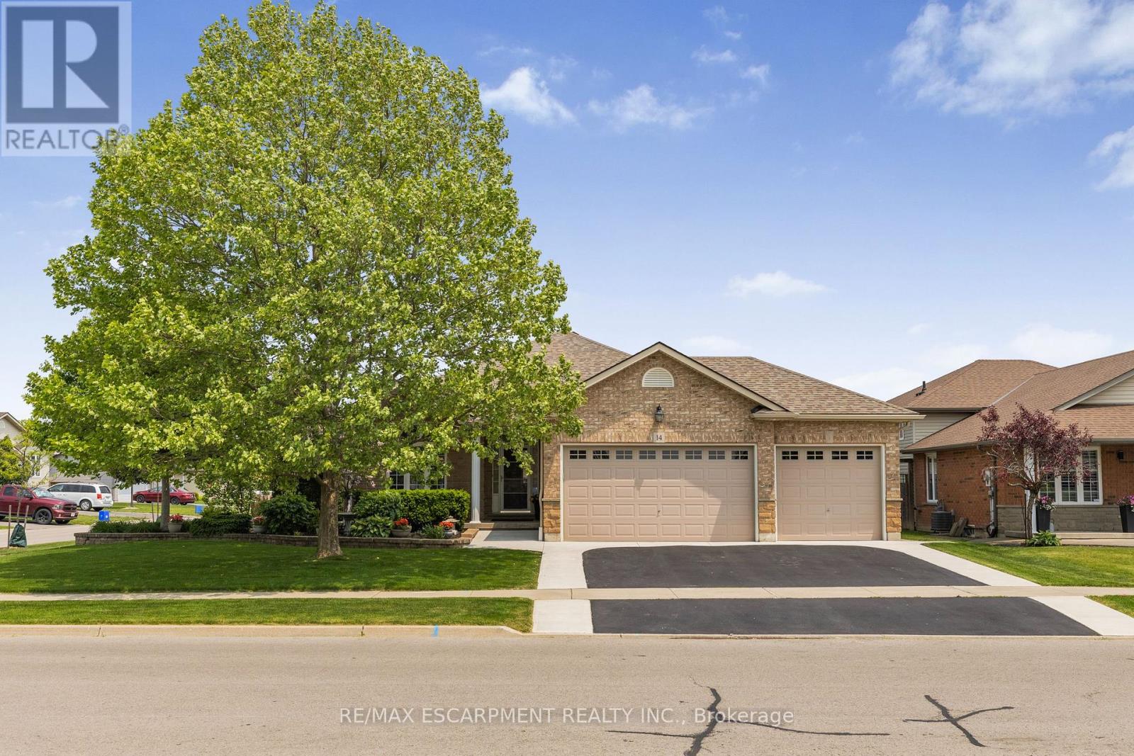 14 Mapleview Drive, Haldimand, Ontario  N0A 1H0 - Photo 1 - X12208467