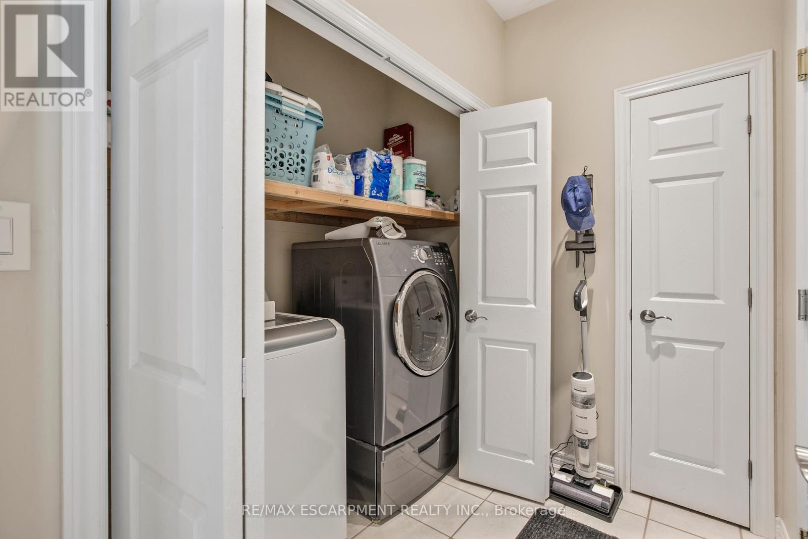 14 Mapleview Drive, Haldimand, Ontario  N0A 1H0 - Photo 15 - X12208467