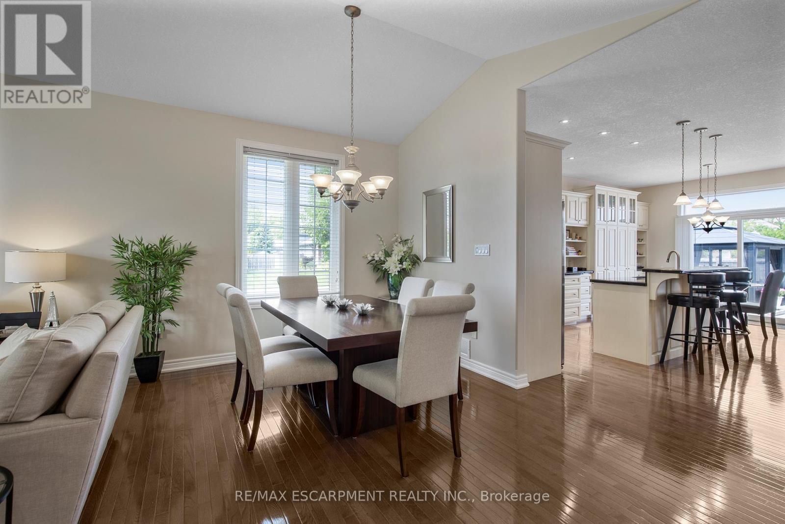14 Mapleview Drive, Haldimand, Ontario  N0A 1H0 - Photo 16 - X12208467