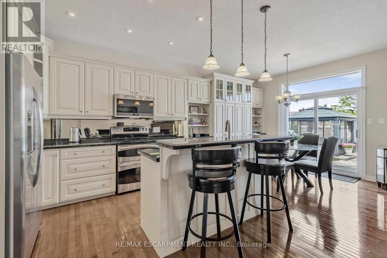 14 Mapleview Drive, Haldimand, Ontario  N0A 1H0 - Photo 25 - X12208467