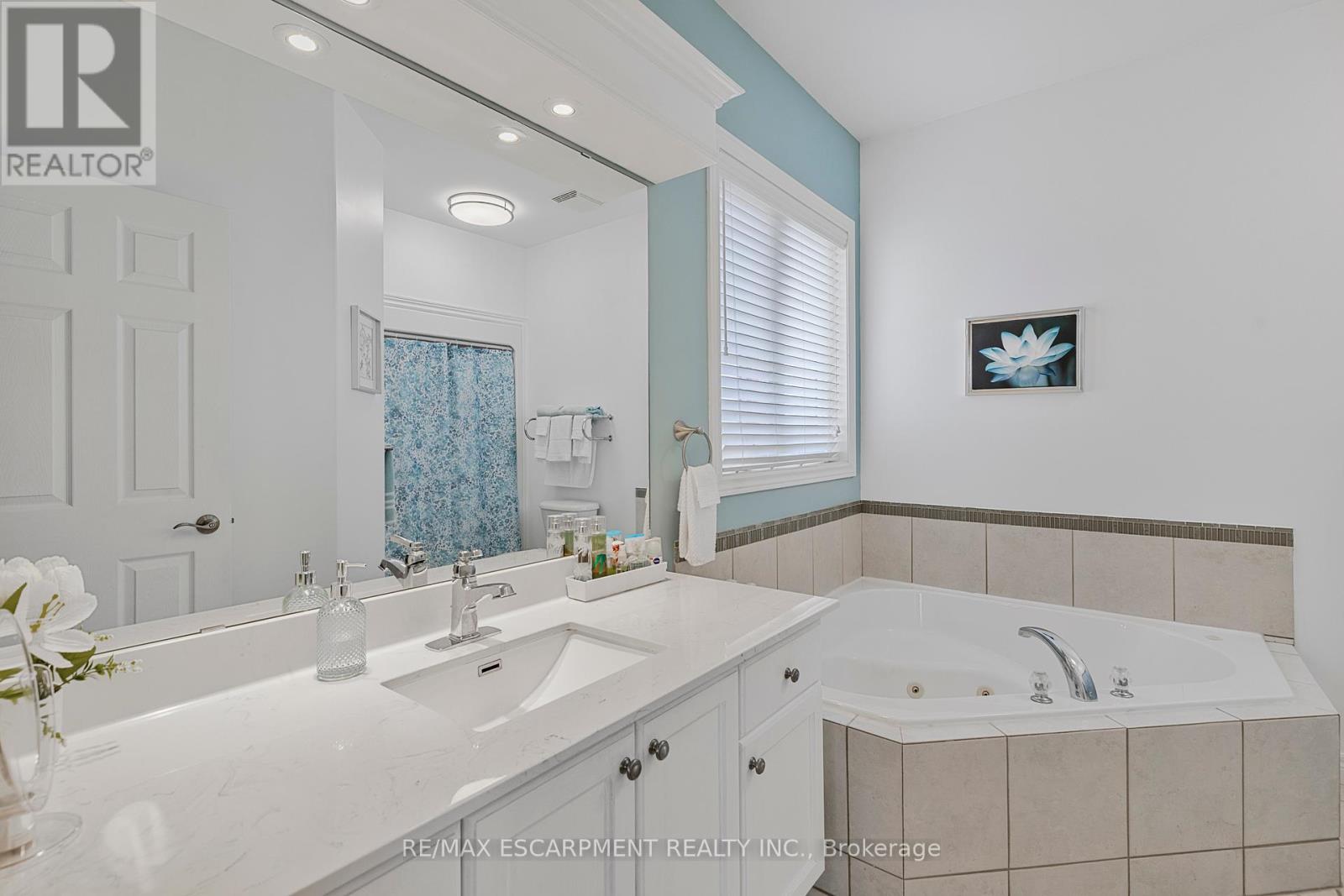 14 Mapleview Drive, Haldimand, Ontario  N0A 1H0 - Photo 29 - X12208467