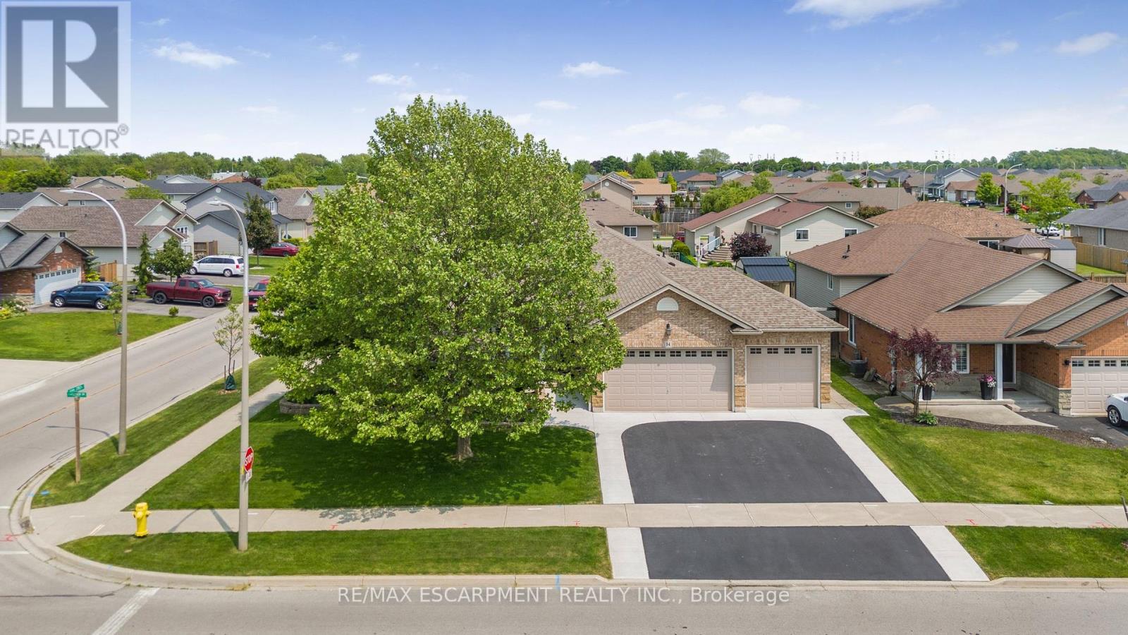 14 Mapleview Drive, Haldimand, Ontario  N0A 1H0 - Photo 5 - X12208467