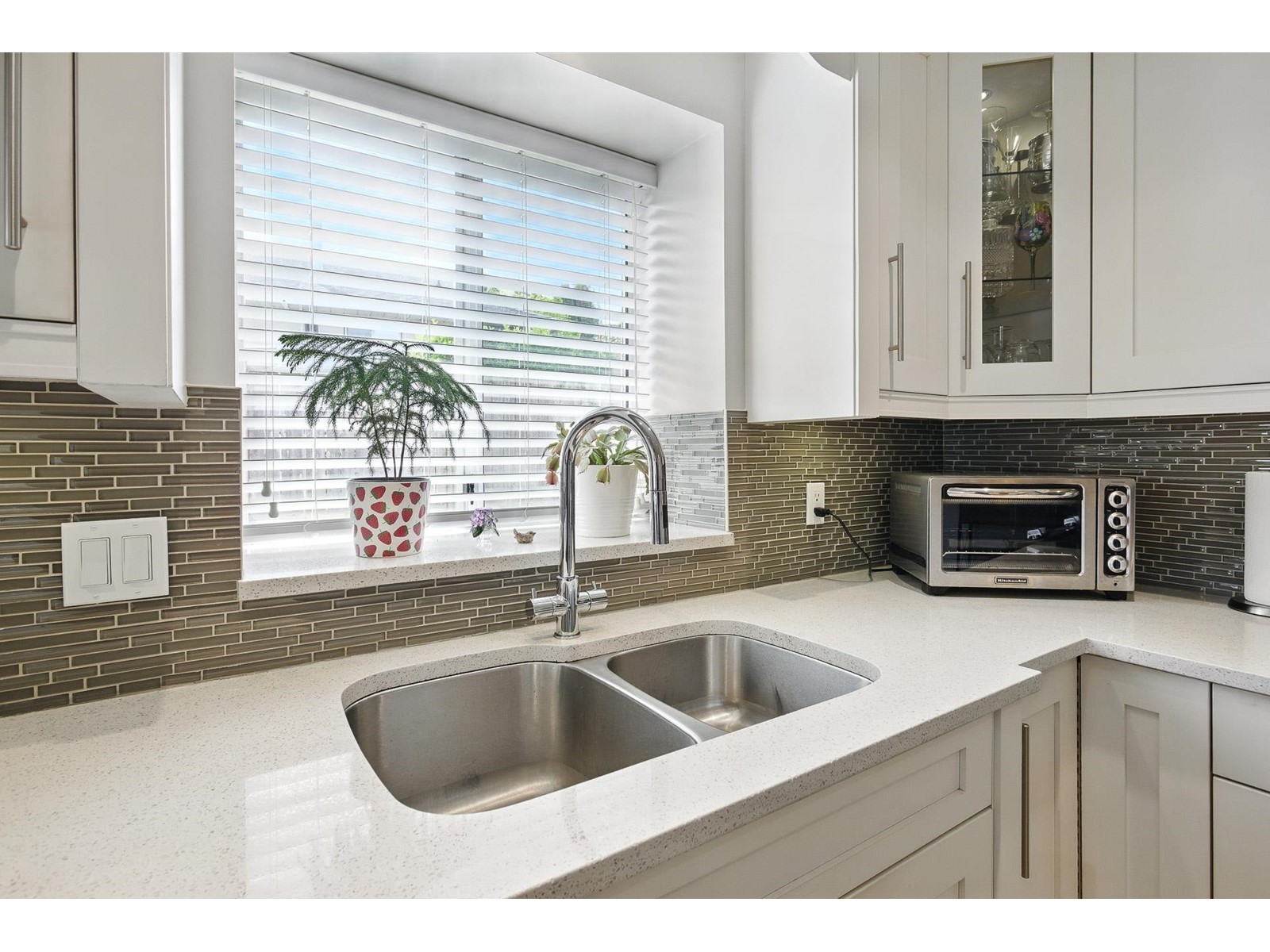 11441 Surrey Road, Surrey, British Columbia  V3R 5T4 - Photo 11 - R3002355