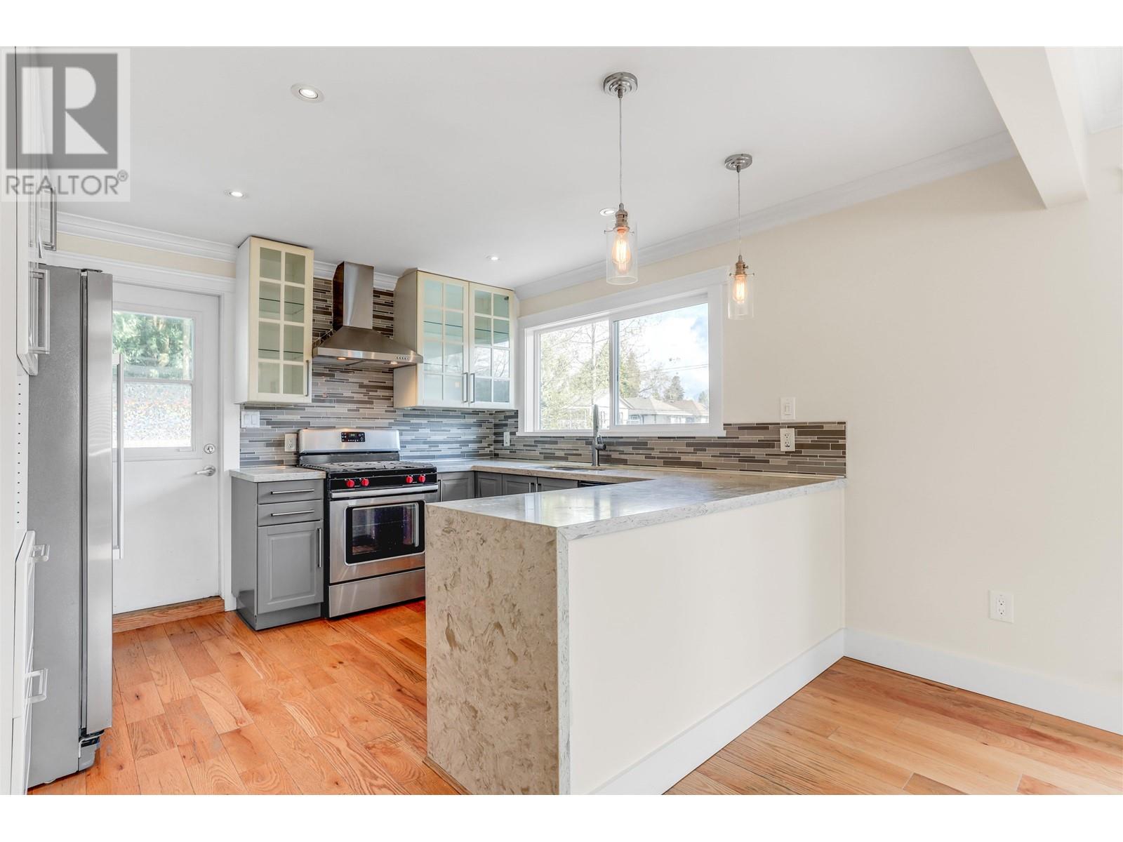 842 Westwood Street, Coquitlam, British Columbia  V3C 3L2 - Photo 8 - R3012785