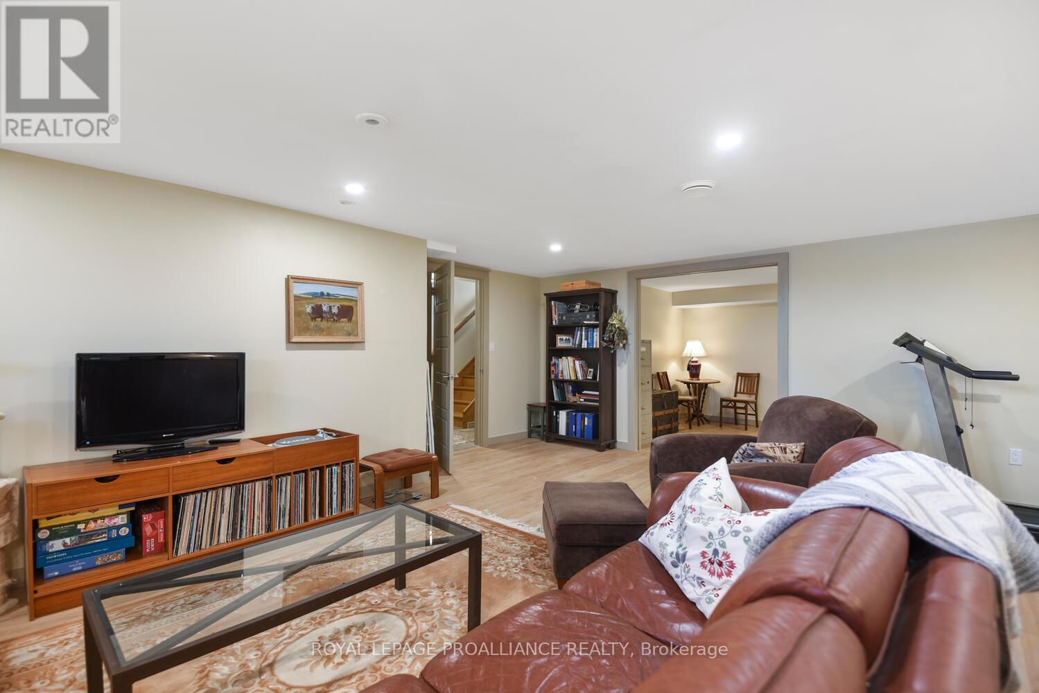 34 Tuttle Point W, Edwardsburgh/cardinal, Ontario  K0E 1T1 - Photo 33 - X12208503