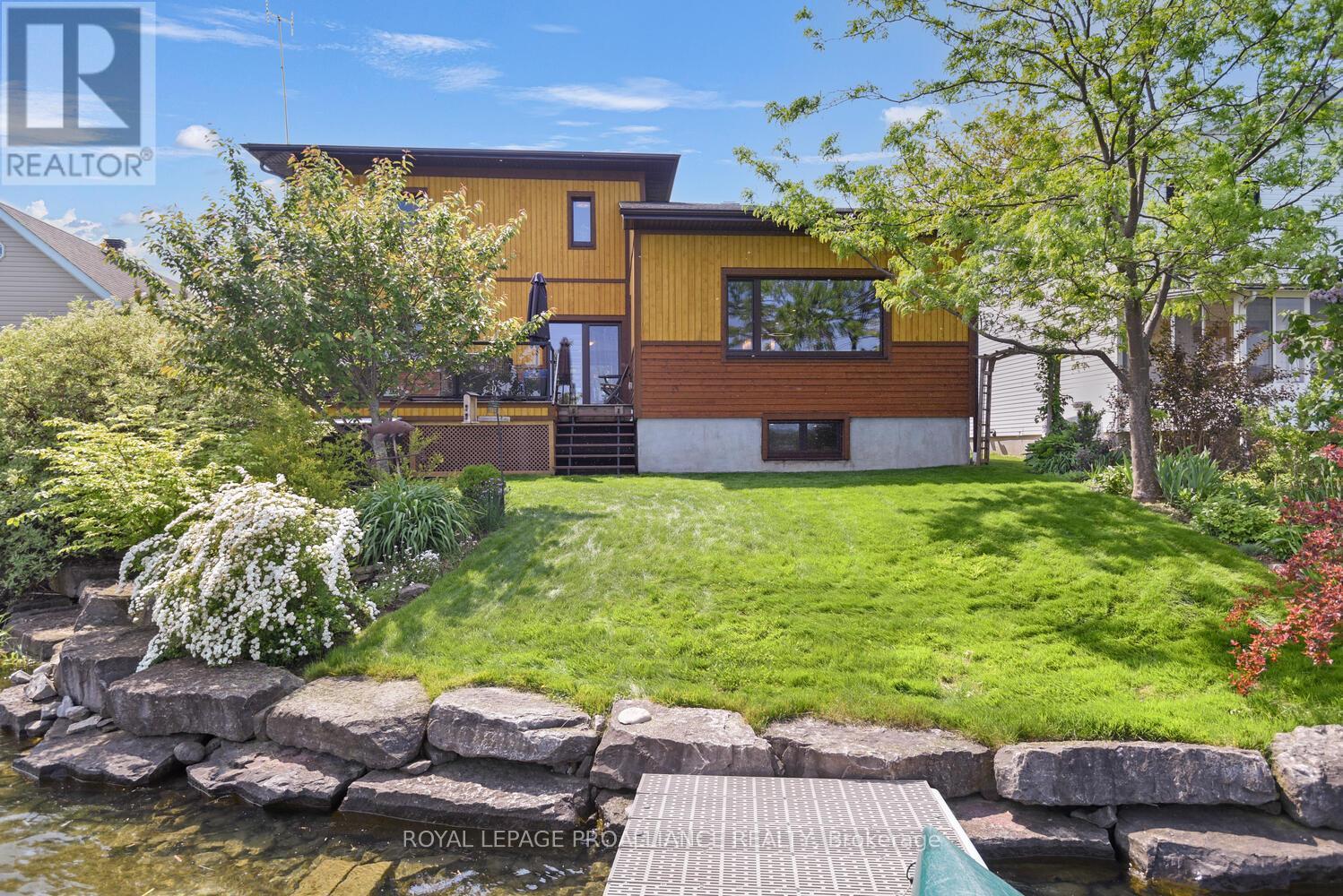 34 Tuttle Point W, Edwardsburgh/cardinal, Ontario  K0E 1T1 - Photo 7 - X12208503