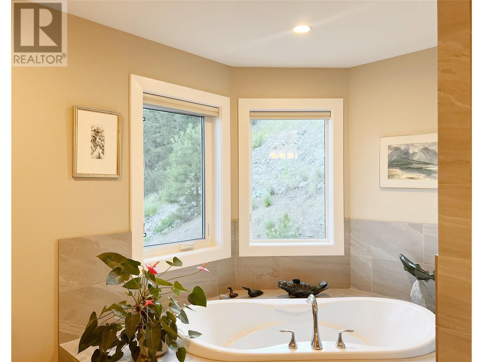 6018 Fulks Road, Peachland, British Columbia  V0H 1X4 - Photo 40 - 10351536