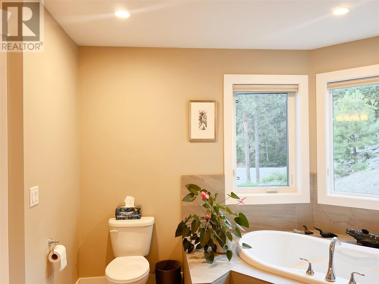 6018 Fulks Road, Peachland, British Columbia  V0H 1X4 - Photo 42 - 10351536