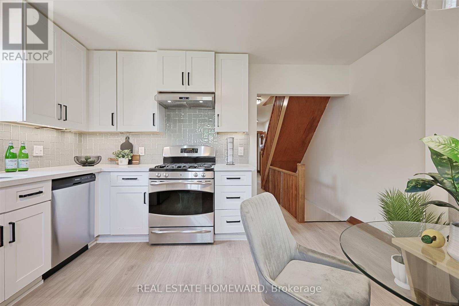 715 Vaughan Road, Toronto, Ontario  M6E 2Y8 - Photo 16 - C12208476