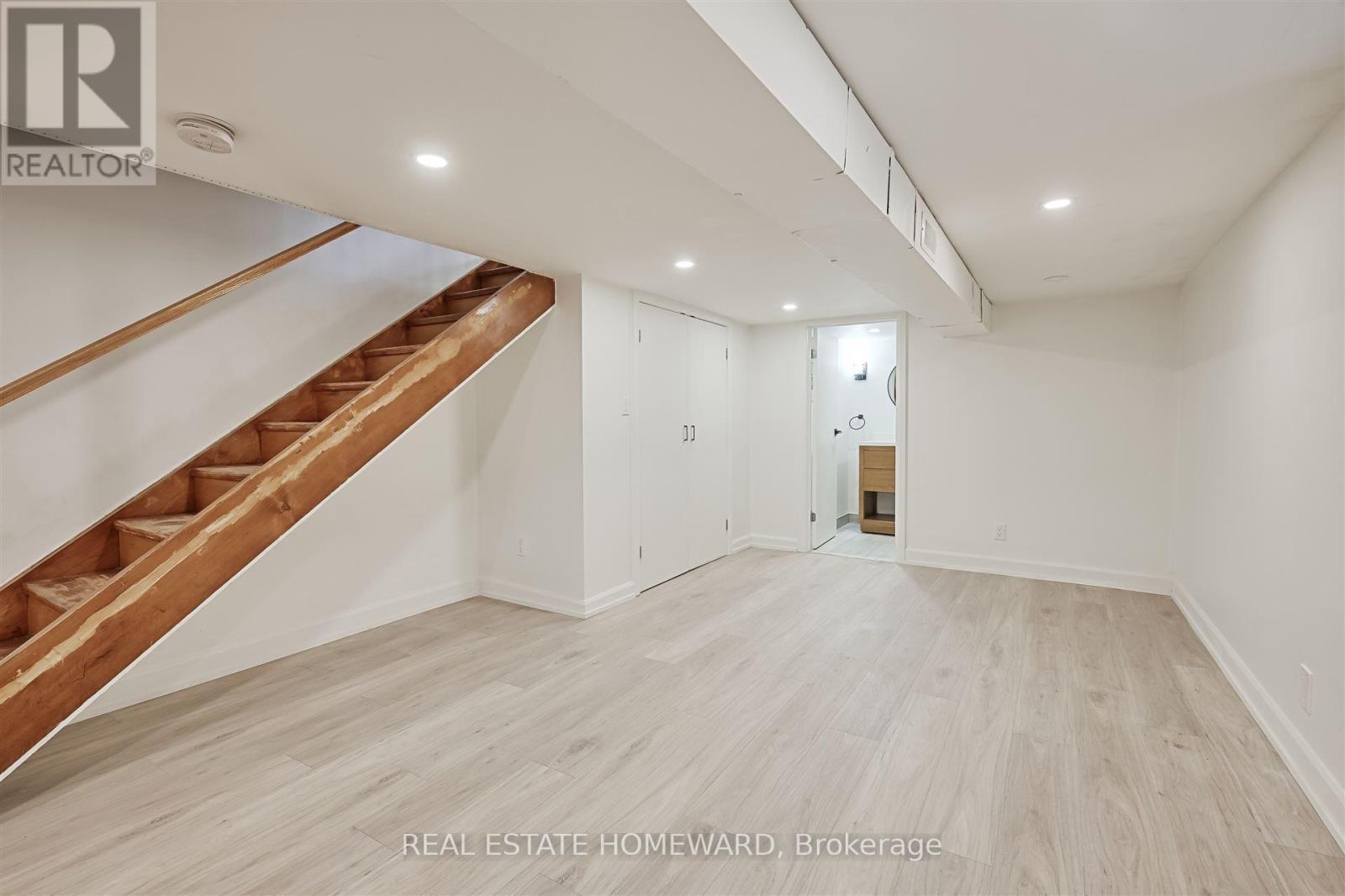 715 Vaughan Road, Toronto, Ontario  M6E 2Y8 - Photo 34 - C12208476