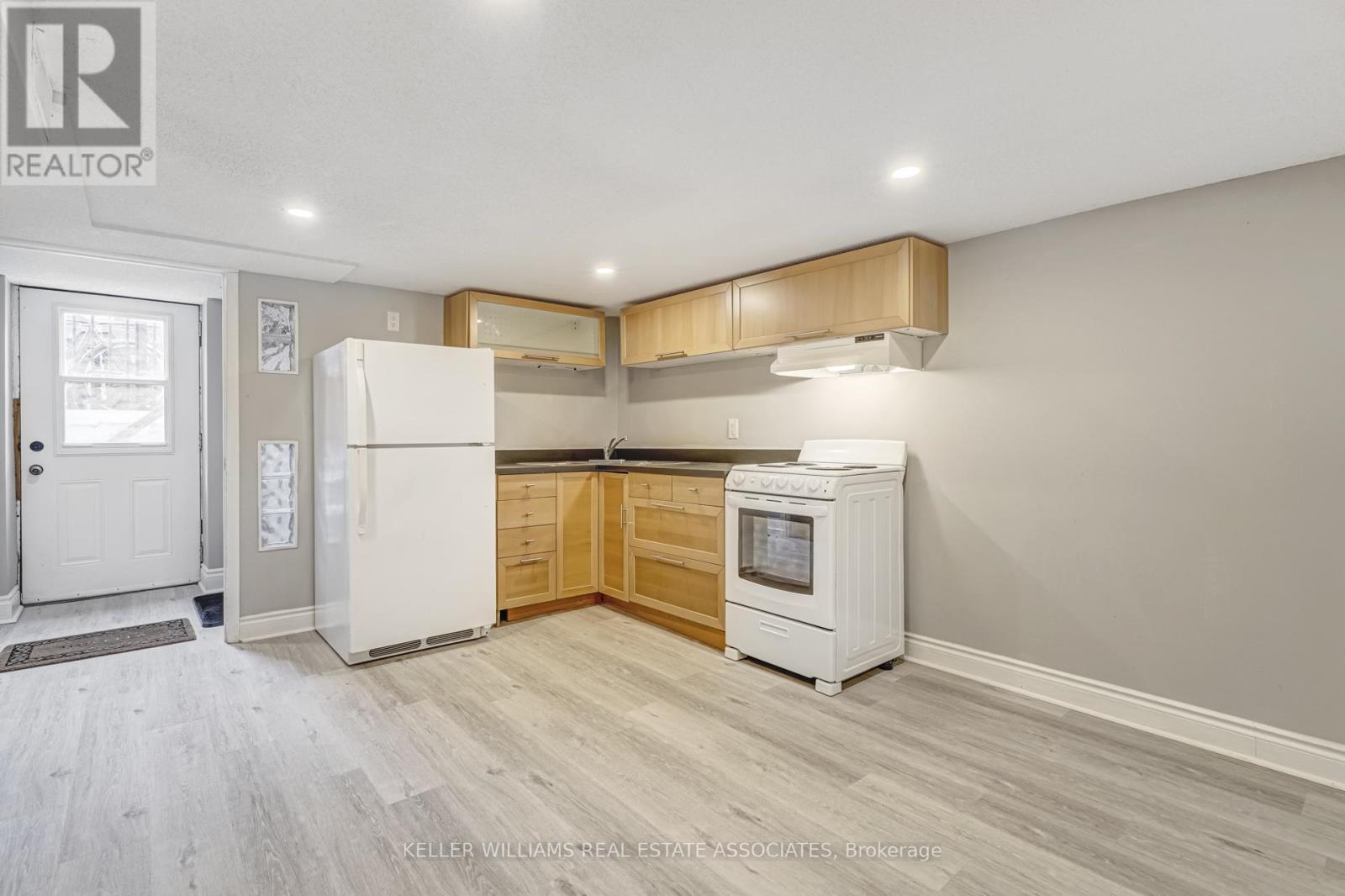3 - 274 Ossington Avenue, Toronto (Trinity-Bellwoods), Ontario  M6J 3A3 - Photo 9 - C12208491
