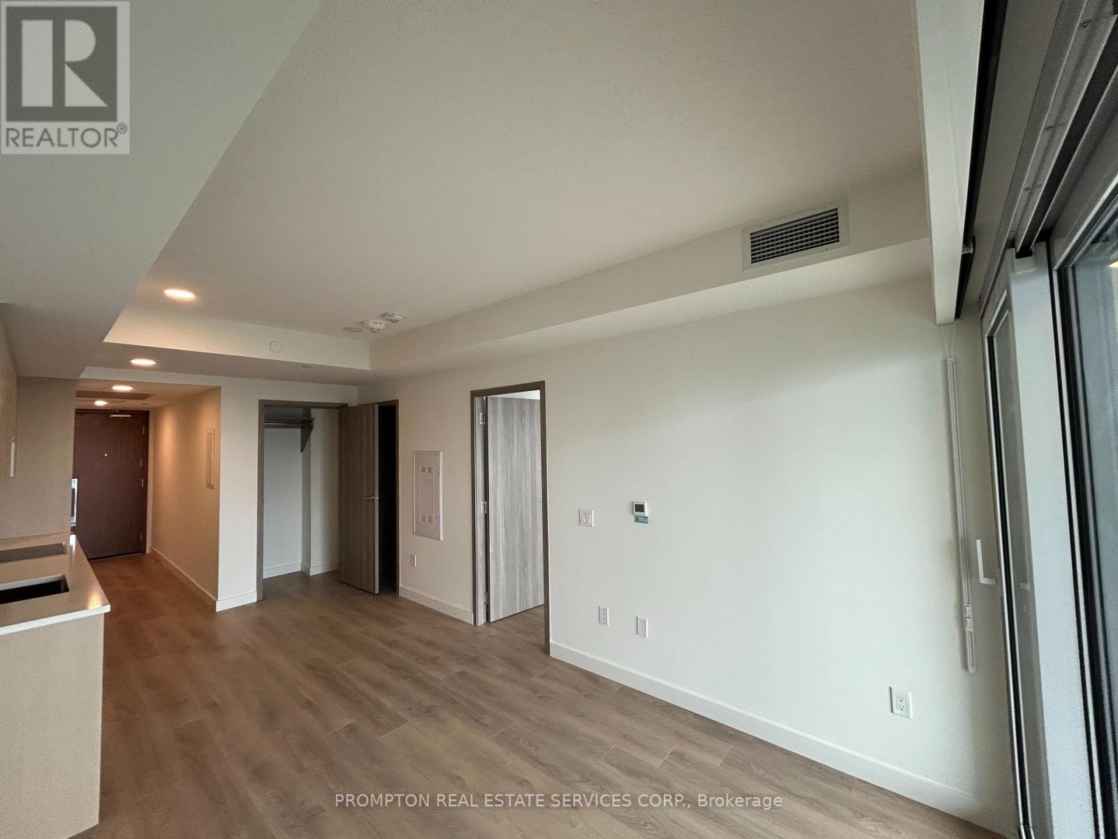 4508 - 1 Concord Cityplace Way, Toronto (Waterfront Communities), Ontario  M5V 0X3 - Photo 11 - C12208497