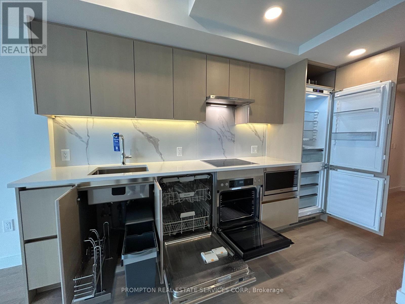4508 - 1 Concord Cityplace Way, Toronto (Waterfront Communities), Ontario  M5V 0X3 - Photo 12 - C12208497