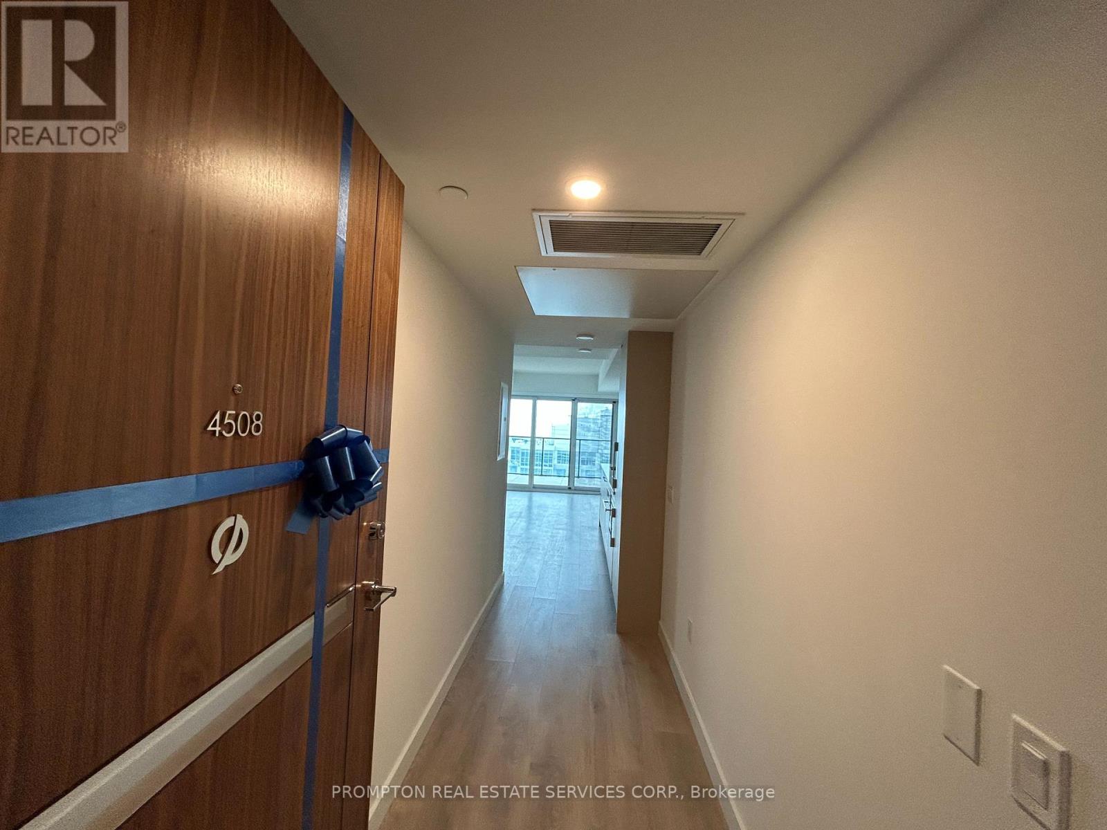 4508 - 1 Concord Cityplace Way, Toronto (Waterfront Communities), Ontario  M5V 0X3 - Photo 7 - C12208497