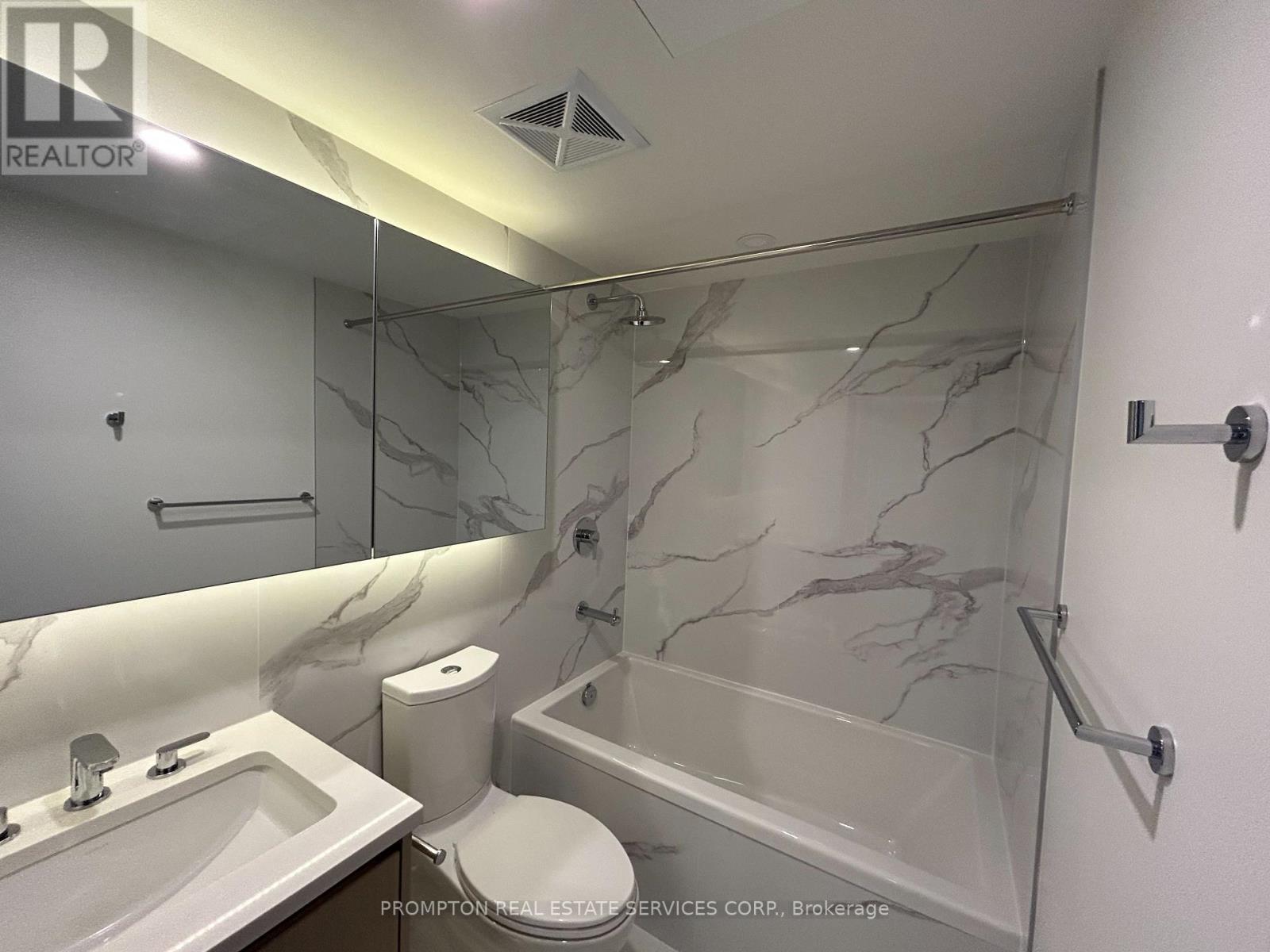 4508 - 1 Concord Cityplace Way, Toronto (Waterfront Communities), Ontario  M5V 0X3 - Photo 8 - C12208497