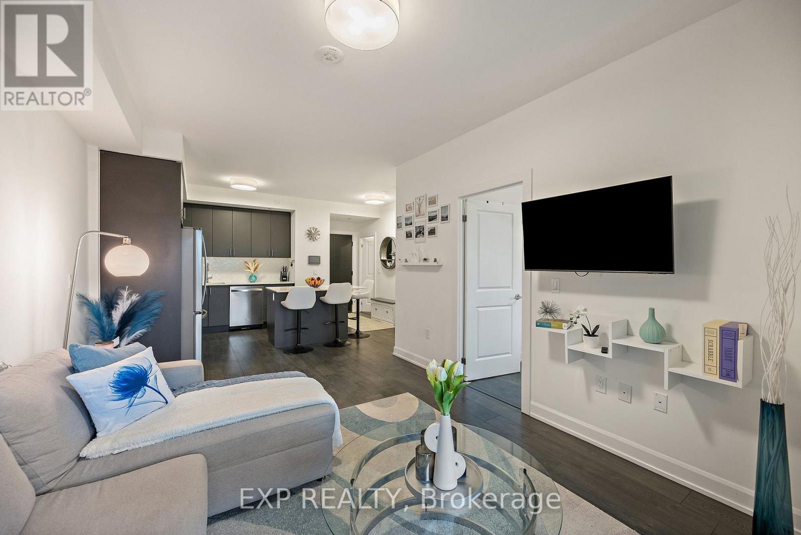 327 - 3200 William Coltson Avenue, Oakville, Ontario  L6H 7B9 - Photo 2 - W12137524