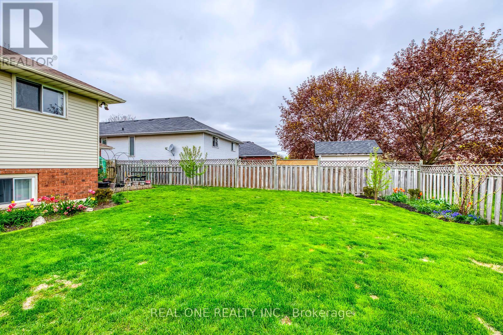 47 Trillium Way, Brantford, Ontario  N3R 7T8 - Photo 32 - X12139208