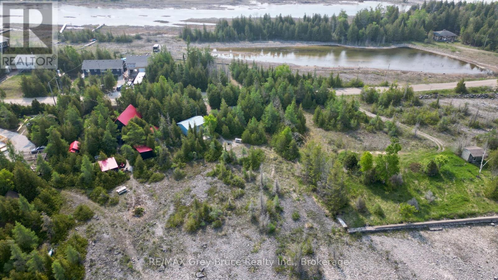 94 Pedwell Pt. Drive, Northern Bruce Peninsula, Ontario  N0H 2R0 - Photo 15 - X12058098