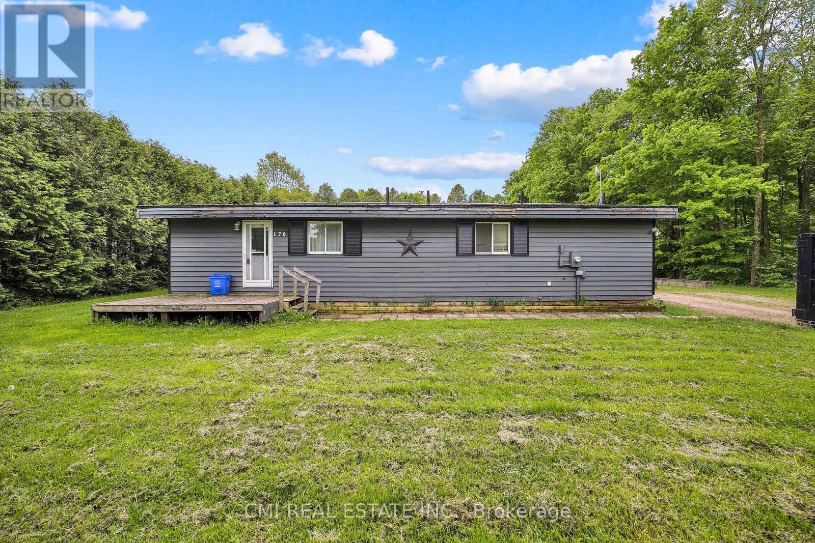 176 Raglan Street, Grey Highlands, Ontario  N0C 1E0 - Photo 1 - X12208493