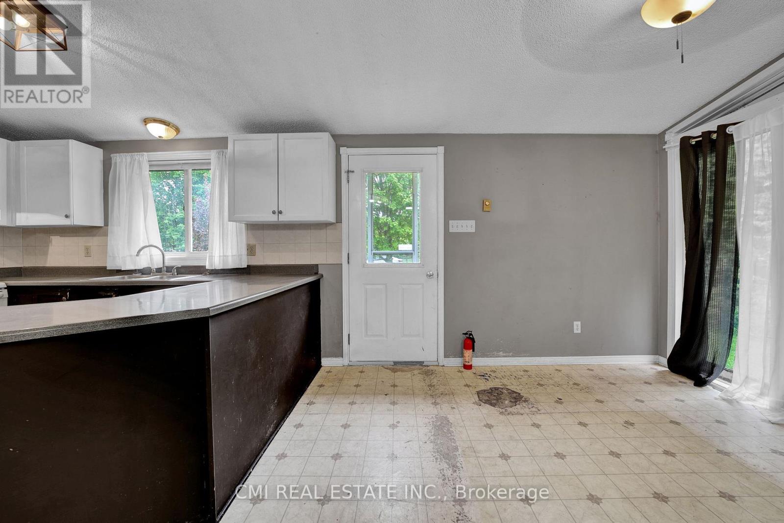 176 Raglan Street, Grey Highlands, Ontario  N0C 1E0 - Photo 15 - X12208493