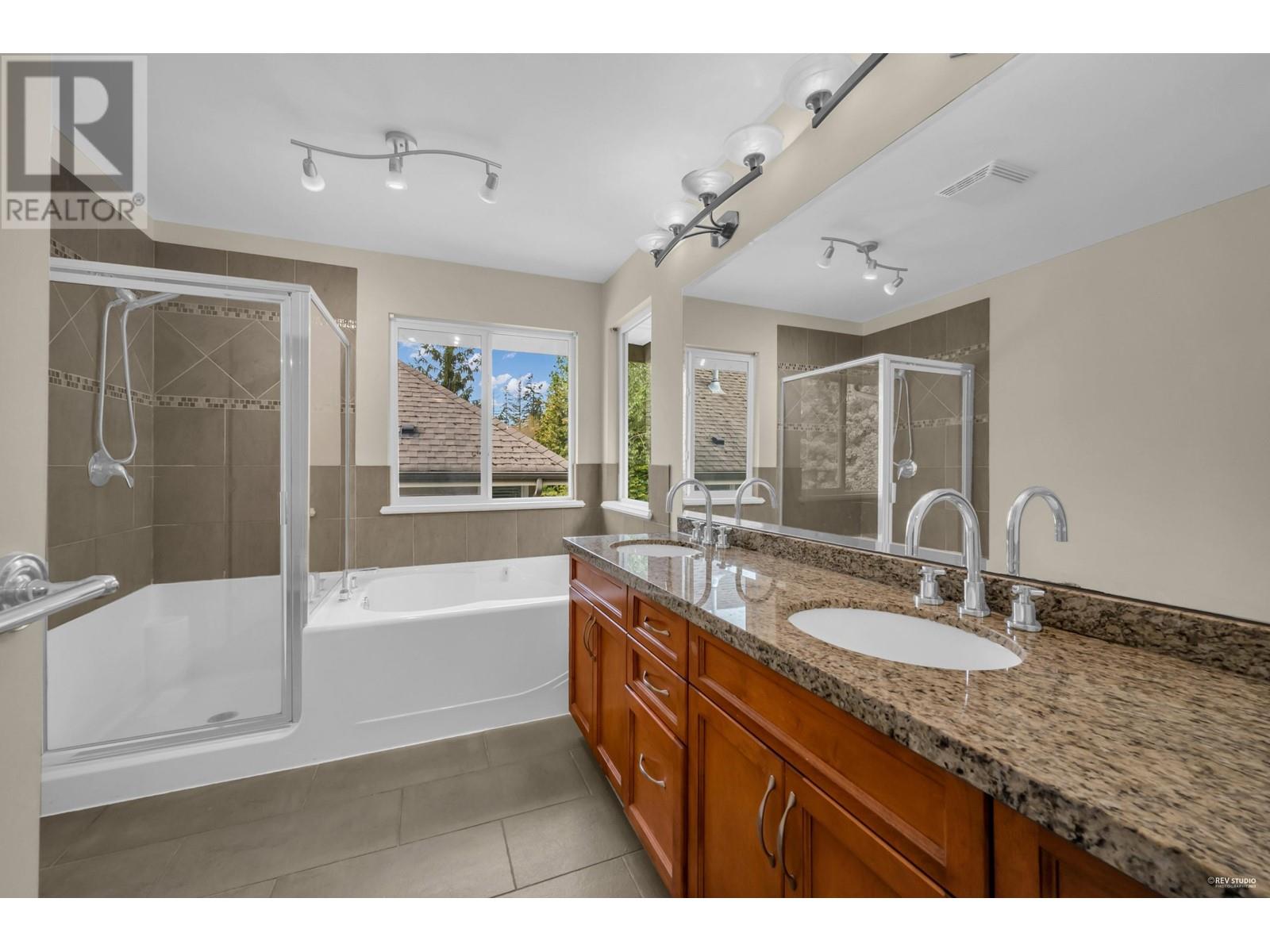 99 Maple Drive, Port Moody, British Columbia  V3E 2Y2 - Photo 13 - R2998610