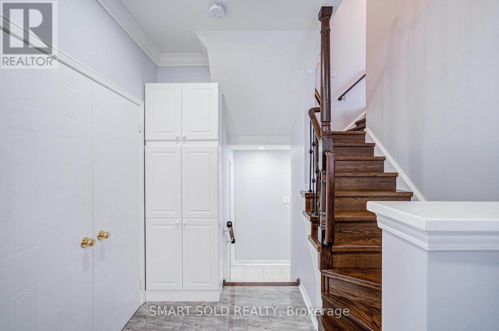 51 Houndsbrook Crescent, Markham, Ontario  L3P 7X9 - Photo 5 - N12205246