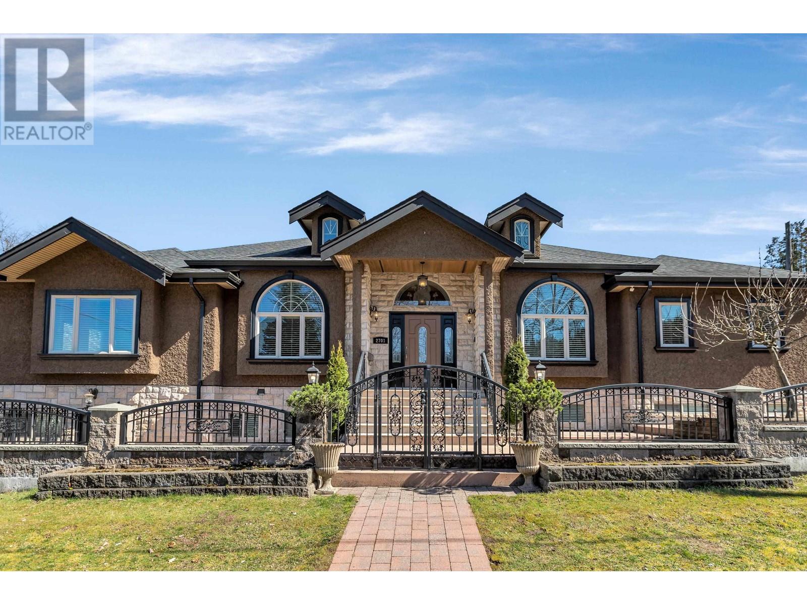 2701 ST GEORGE STREET, Port Moody, British Columbia