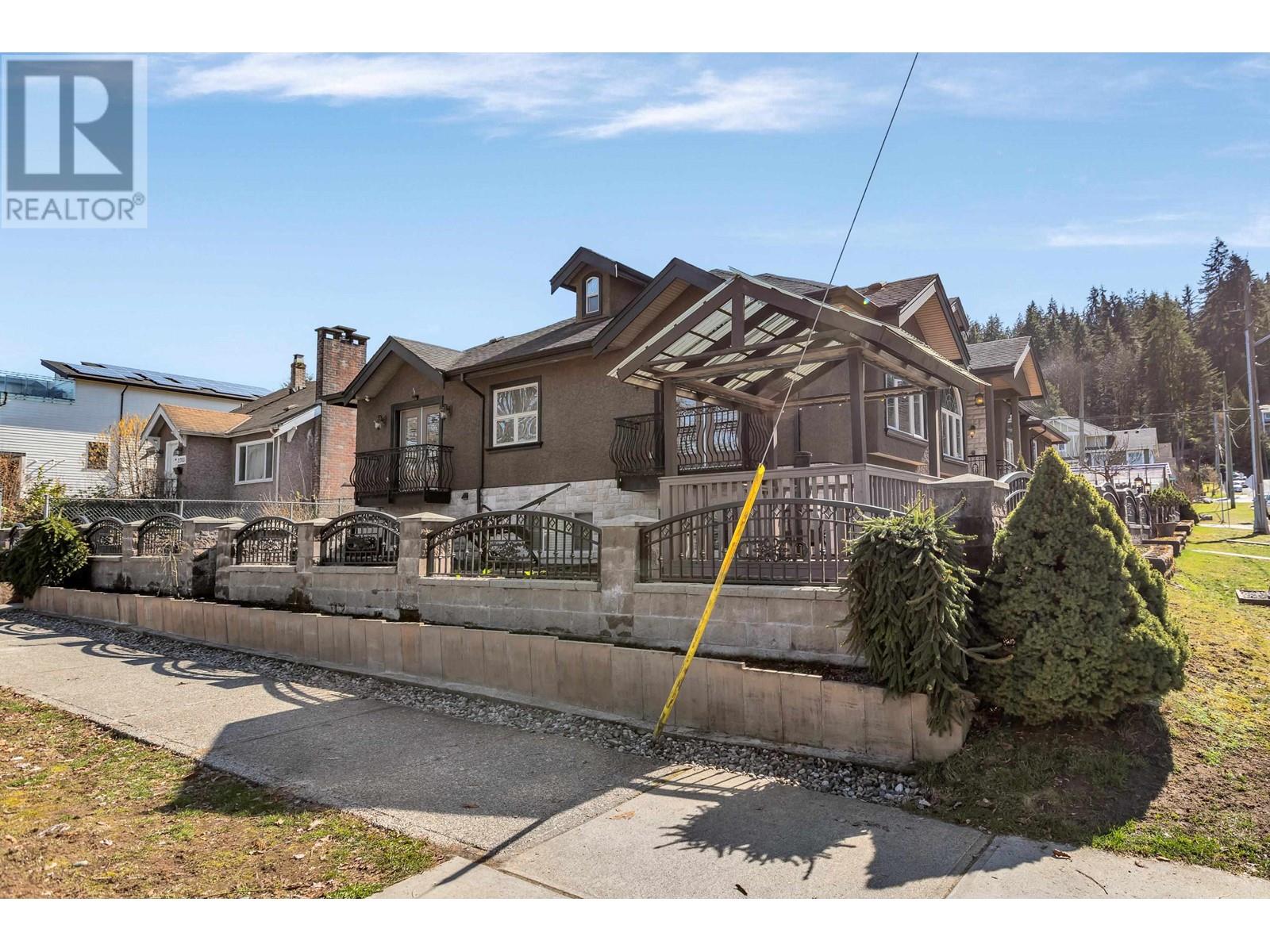 2701 St George Street, Port Moody, British Columbia  V3H 2H1 - Photo 5 - R3012926