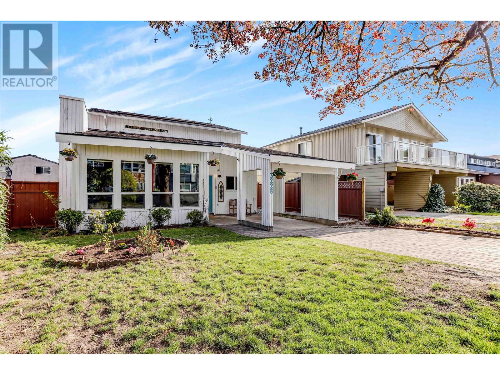 3228 Chrome Crescent, Coquitlam, British Columbia  V3E 1M5 - Photo 2 - R3013027