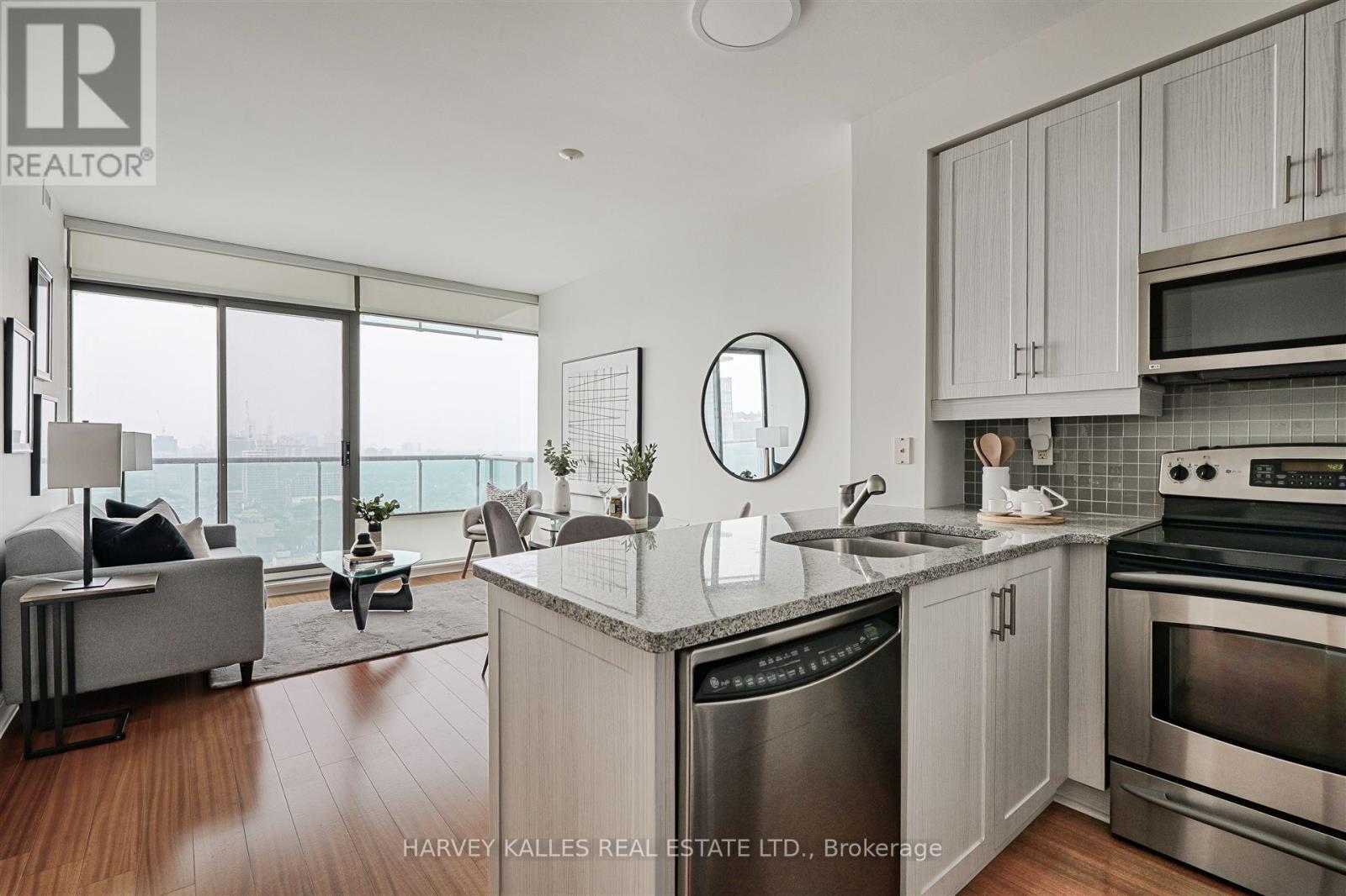 2906 - 18 Yorkville Avenue, Toronto (Annex), Ontario  M4W 1L4 - Photo 7 - C12208511